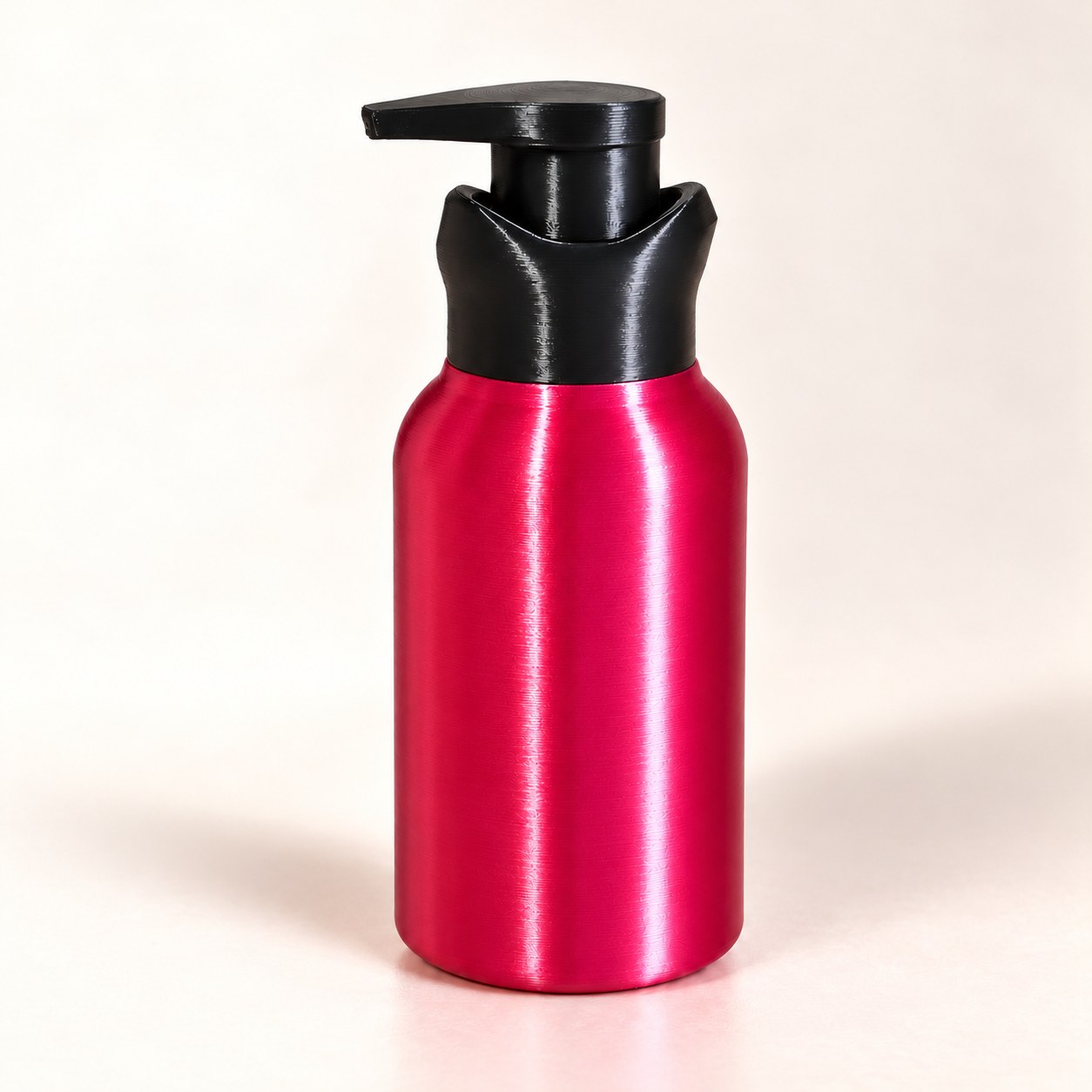Frasco decorativo rosa inspirado no Boticário — peça física